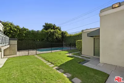 803 N Rexford Dr, Beverly Hills, CA 90210 - Photo 58
