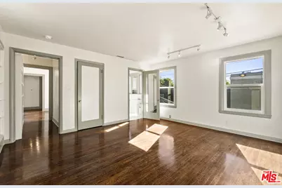 803 N Rexford Dr, Beverly Hills, CA 90210 - Photo 38