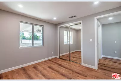 20456 W Strathern St, Winnetka, CA 91306 - Photo 24