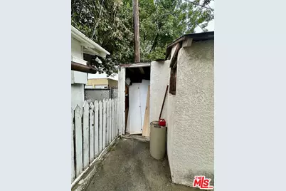1119 Calzona St, Los Angeles, CA 90023 - Photo 8