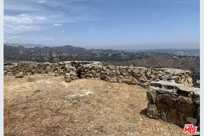 7007 Pacific View Dr, Los Angeles, CA 90068 - Photo 10