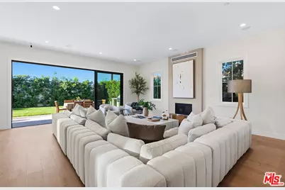 7833 Denrock Ave, Los Angeles, CA 90045 - Photo 6