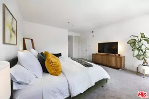 12633 Moorpark St, Studio City, CA 91604 - Photo 16