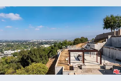 3721 Eureka Dr, Studio City, CA 91604 - Photo 12