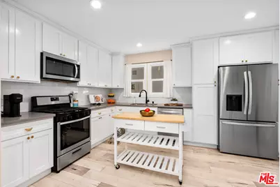 2525 W 81st St, Inglewood, CA 90305 - Photo 12