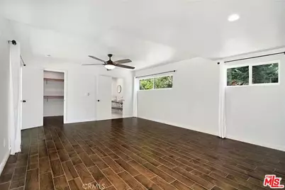 19481 Rosita St, Tarzana, CA 91356 - Photo 8