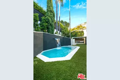 8721 Sunset Plaza Ter, West Hollywood, CA 90069 - Photo 10
