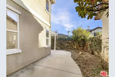 24130 Tango Dr, Valencia, CA 91354 - Photo 10