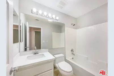 24130 Tango Dr, Valencia, CA 91354 - Photo 26