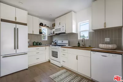 1201 Douglas St, Los Angeles, CA 90026 - Photo 8