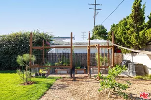 341 E 64th St, Los Angeles, CA 90003 - Photo 18