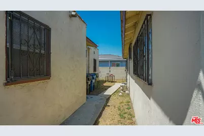 3847 W 110th St, Inglewood, CA 90303 - Photo 8