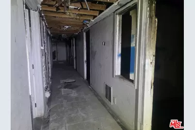 427 S Gramercy Pl, Los Angeles, CA 90020 - Photo 14