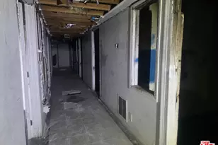 427 S Gramercy Pl, Los Angeles, CA 90020 - Photo 14