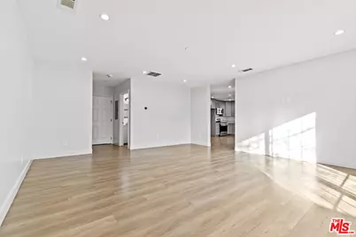 10823 Cantara St, Los Angeles, CA 91352 - Photo 44