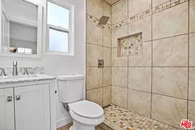 10823 Cantara St, Los Angeles, CA 91352 - Photo 52