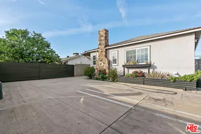 10823 Cantara St, Los Angeles, CA 91352 - Photo 28