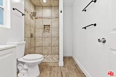 10823 Cantara St, Los Angeles, CA 91352 - Photo 48