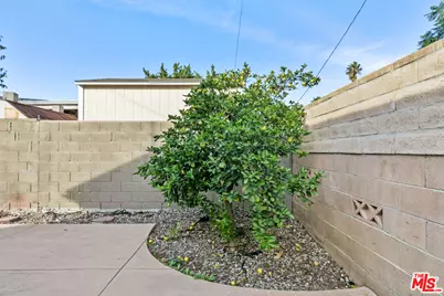 10823 Cantara St, Los Angeles, CA 91352 - Photo 34