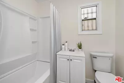 2406 S Cochran Ave, Los Angeles, CA 90016 - Photo 6