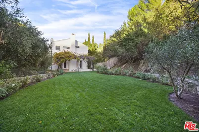 373 Loftyhill Dr, Malibu, CA 90265 - Photo 38