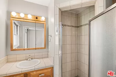 1621 Manning Ave, Los Angeles, CA 90024 - Photo 20