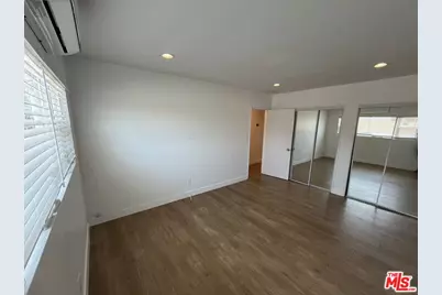 561 N Sweetzer Ave, West Hollywood, CA 90048 - Photo 18