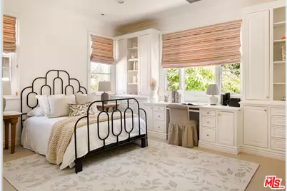 166 N McCadden Pl, Los Angeles, CA 90004 - Photo 32