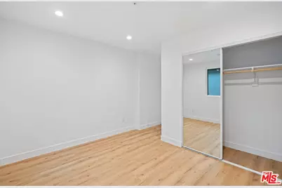 10422 Graham Ave, Los Angeles, CA 90002 - Photo 28