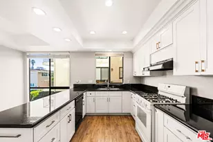 4454 Ventura Canyon Ave, Sherman Oaks, CA 91423 - Photo 22