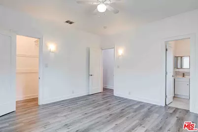 2215 N Niagara St, Burbank, CA 91504 - Photo 16