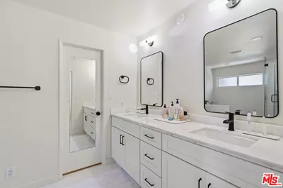 18175 Andrea Cir #4, Northridge, CA 91325 - Photo 32