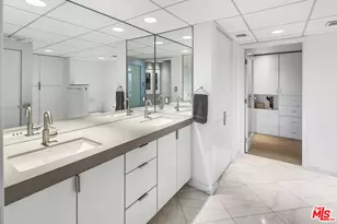 13700 Marina Pointe Dr, Marina del Rey, CA 90292 - Photo 32