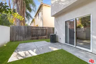 18806 Hatteras St, Tarzana, CA 91356 - Photo 28