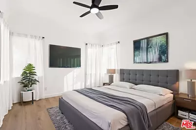 8018 S New Hampshire Ave, Los Angeles, CA 90044 - Photo 20