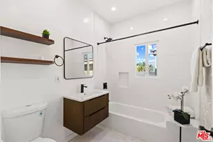 8018 S New Hampshire Ave, Los Angeles, CA 90044 - Photo 12