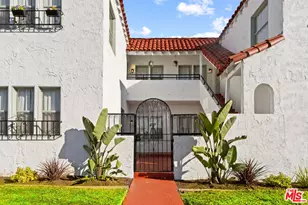 8018 S New Hampshire Ave, Los Angeles, CA 90044 - Photo 2