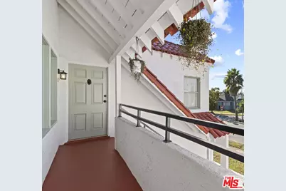 8018 S New Hampshire Ave, Los Angeles, CA 90044 - Photo 16