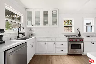 8061 Woodland Ln, Los Angeles, CA 90046 - Photo 8