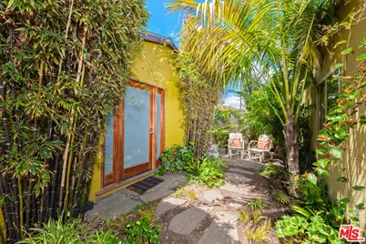 3617 Maplewood Ave, Los Angeles, CA 90066 - Photo 24