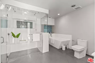 2753 La Cuesta Dr, Los Angeles, CA 90046 - Photo 8