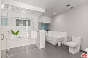 2753 La Cuesta Dr, Los Angeles, CA 90046 - Photo 8