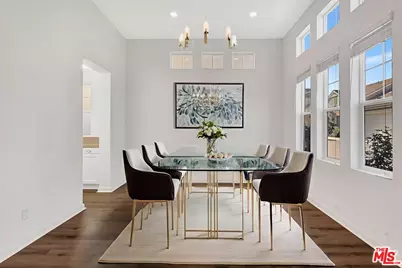 25118 Orange Ln, Canyon Country, CA 91387 - Photo 4