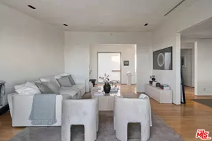 7882 Fareholm Dr, Los Angeles, CA 90046 - Photo 10