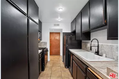 12940 Riverside Dr #101, Sherman Oaks, CA 91423 - Photo 8