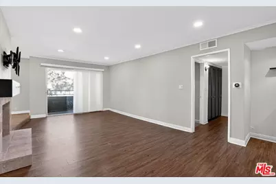 12940 Riverside Dr #101, Sherman Oaks, CA 91423 - Photo 4