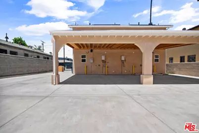 1120 W 110th St, Los Angeles, CA 90044 - Photo 8