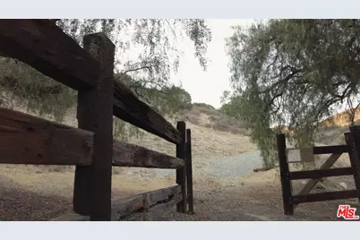 22800 Portage Circle Dr, Topanga, CA 90290 - Photo 8