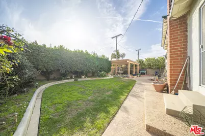 23205 Juniper Ave, Torrance, CA 90505 - Photo 10