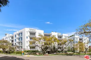 460 N Palm Dr, Beverly Hills, CA 90210 - Photo 26